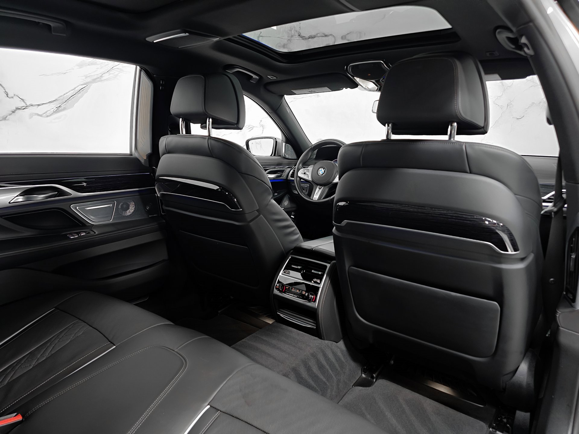 Used 2022 BMW 750i xDrive w/ Executive Package image 17