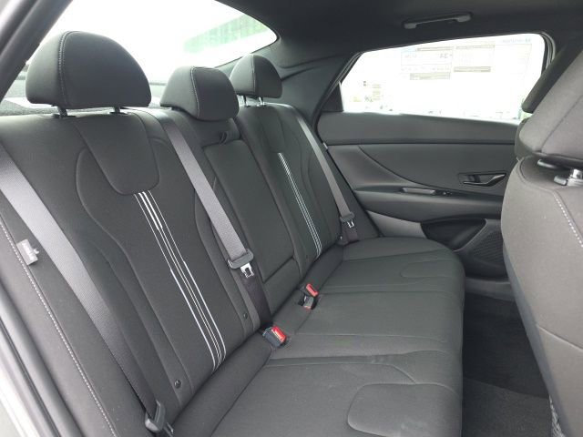New 2026 Hyundai Elantra SEL Sport Premium FWD image 9