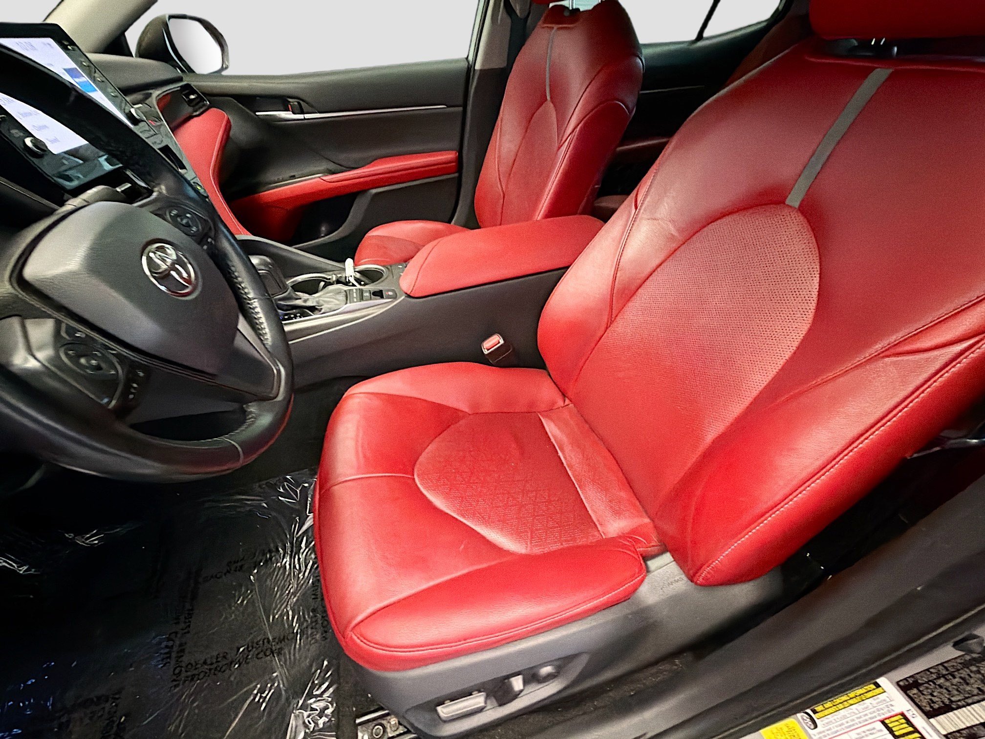 Used 2021 Toyota Camry XSE image 11