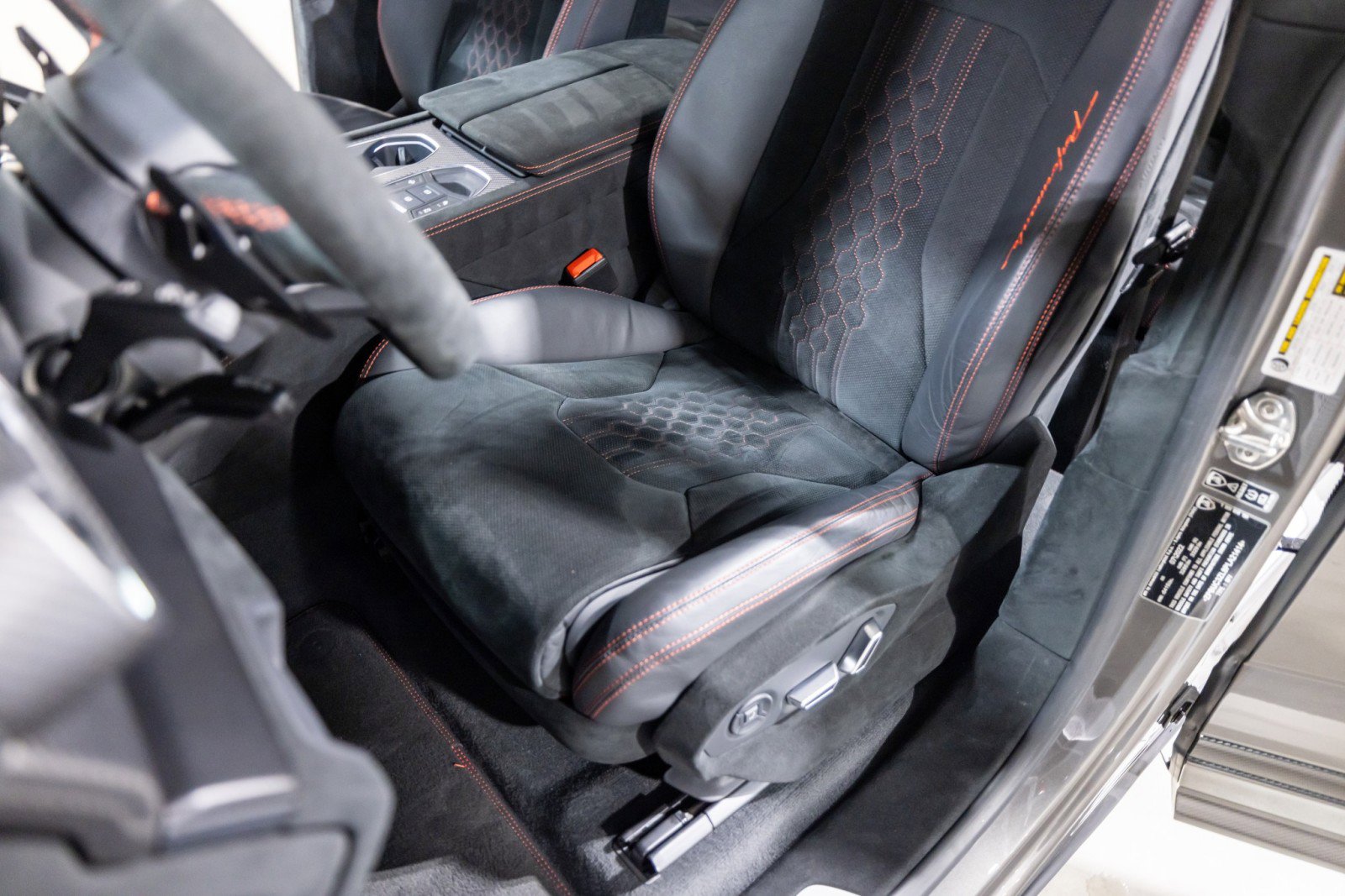 Used 2023 Lamborghini Urus Performante image 44