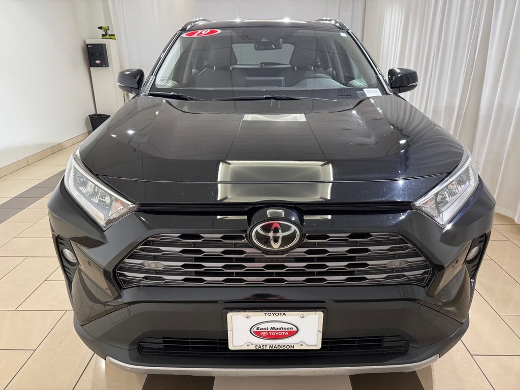 Used 2019 Toyota RAV4 Limited w/ Cold Weather Package AWD/4WD image 8