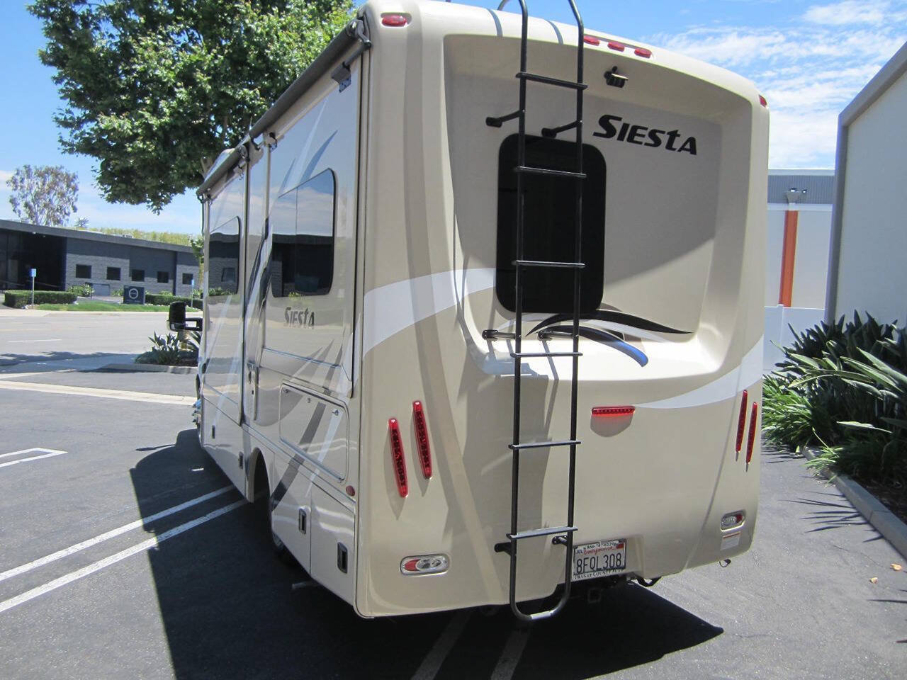 Used 2017 Mercedes-Benz Sprinter 3500 image 62