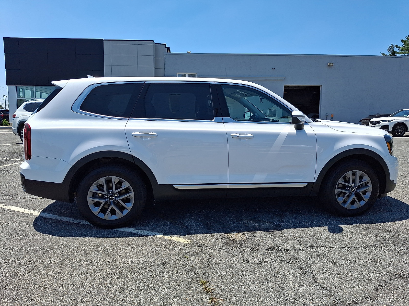 Certified 2024 Kia Telluride LX AWD/4WD image 7