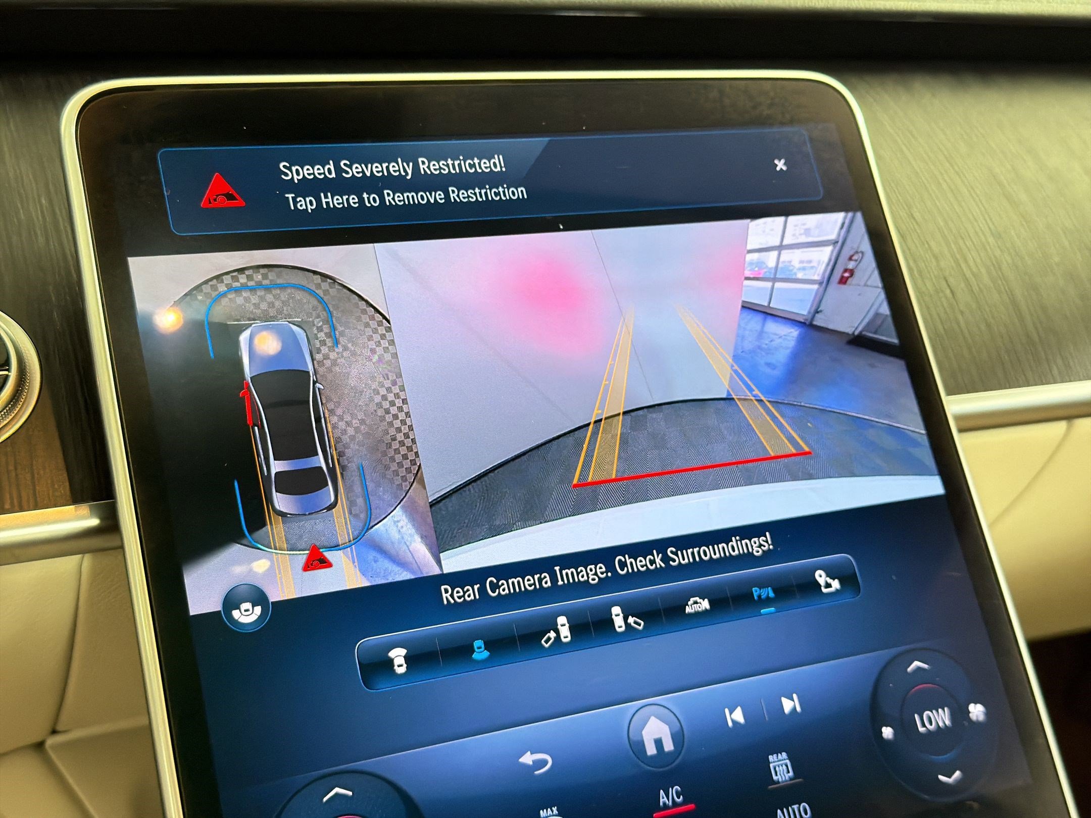 Certified 2022 Mercedes-Benz S 500 4MATIC w/ AMG Line Package image 25