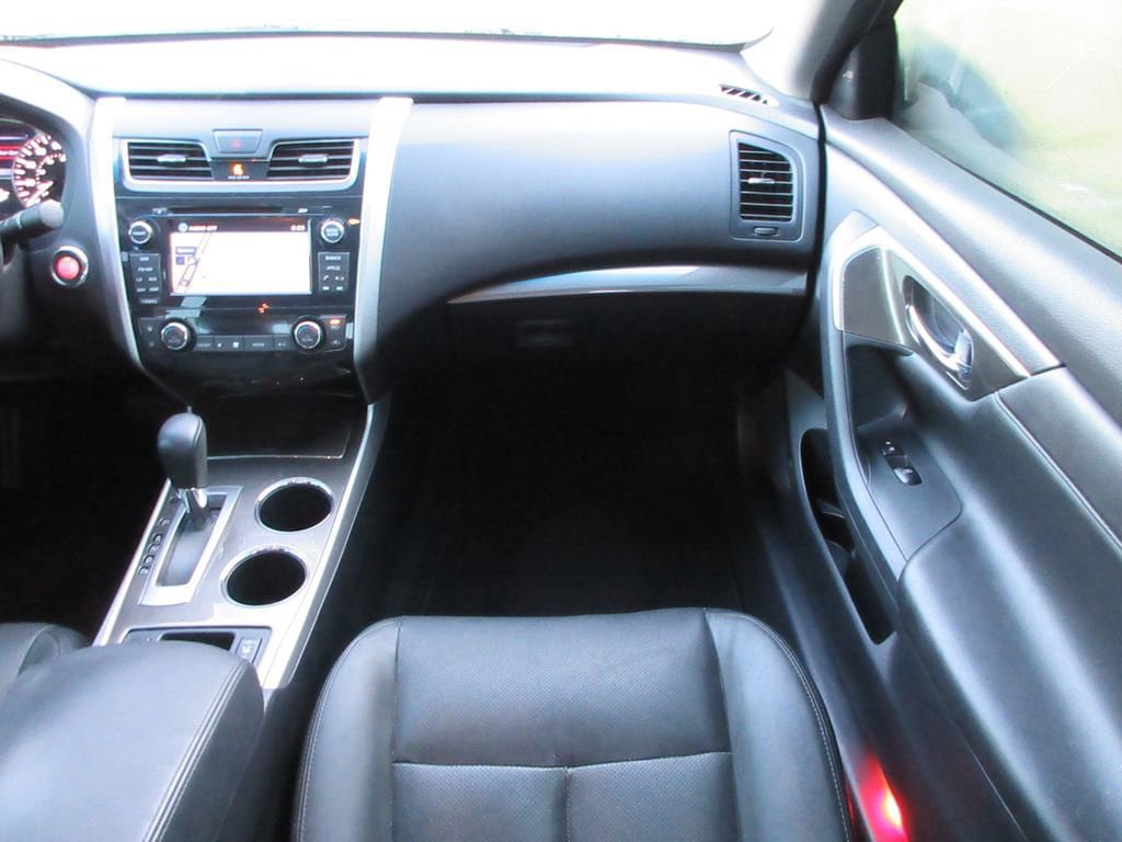 Used 2014 Nissan Altima 2.5 SL w/ Technology Package FWD image 16