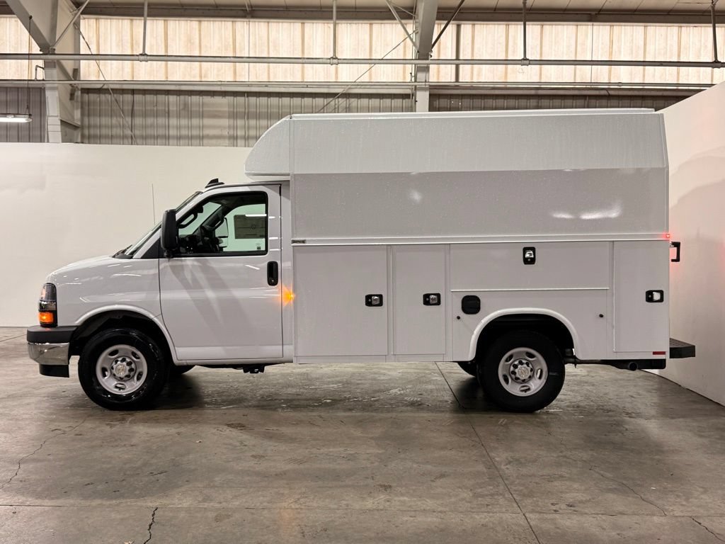 New 2025 Chevrolet Express 3500 w/ Power Convenience Package RWD image 15