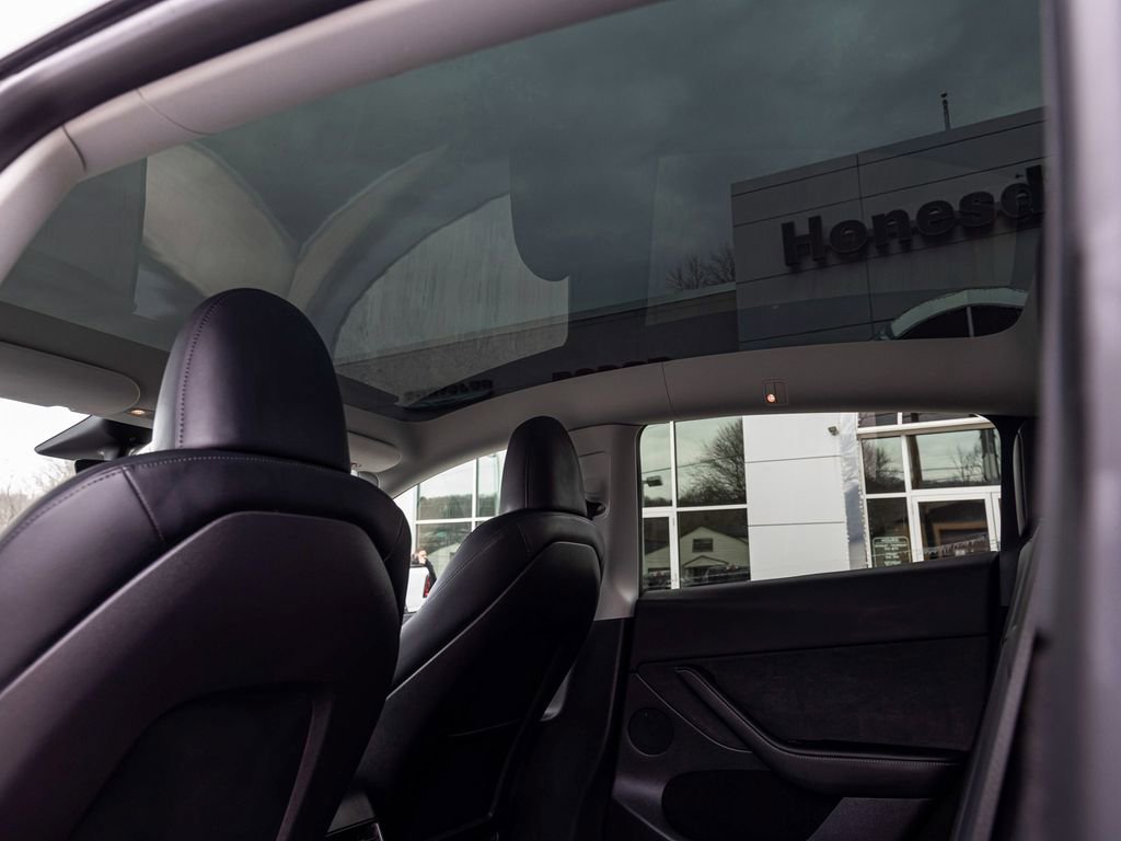 Used 2023 Tesla Model Y Long Range image 25