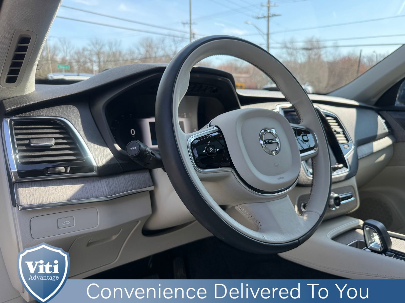 Certified 2023 Volvo XC90 B5 Plus AWD/4WD image 17