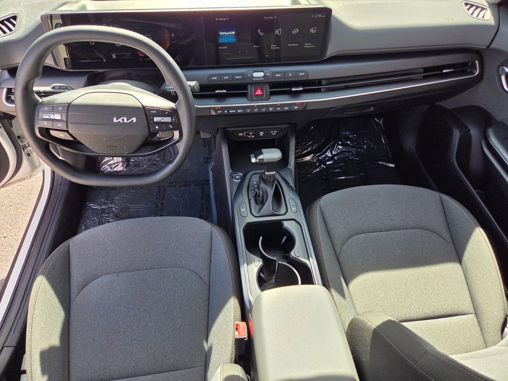 Used 2025 Kia K4 LXS image 15
