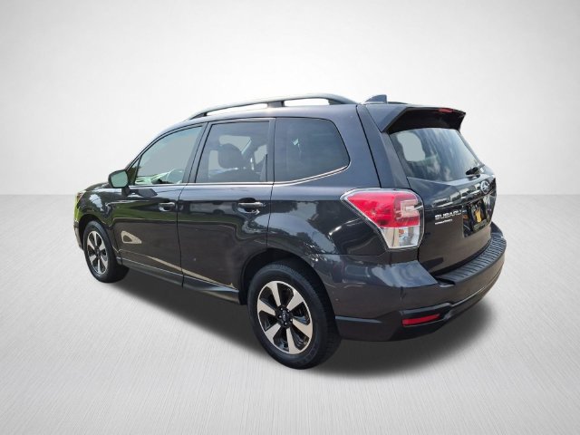 Used 2018 Subaru Forester 2.5i Premium w/ All-Weather Package AWD/4WD image 8