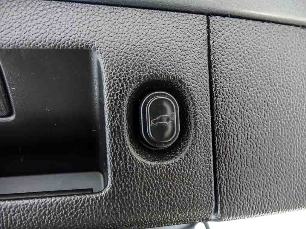 Used 2018 Chevrolet Tahoe LT AWD/4WD image 32
