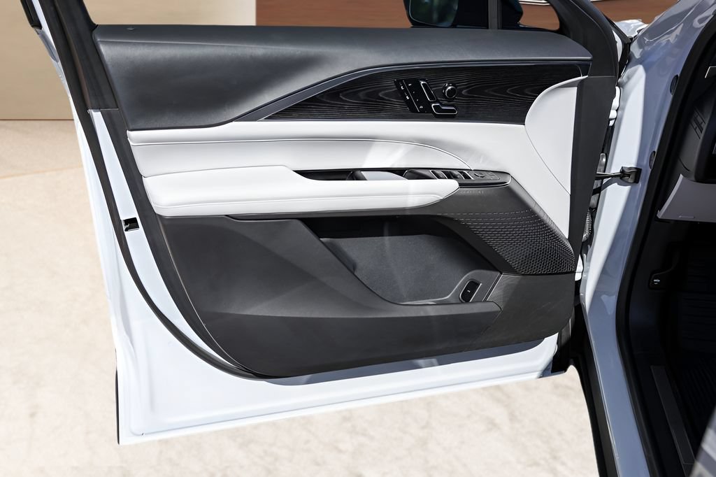 Certified 2026 Cadillac Lyriq Luxury w/ LPO, Floor Liner Package AWD/4WD image 21