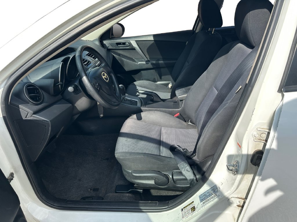 Used 2010 MAZDA MAZDA3 i Sport FWD image 11