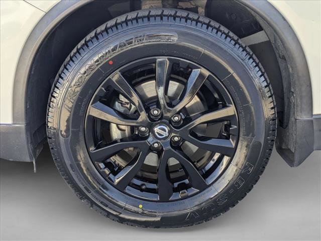 Used 2017 Nissan Rogue SV image 24