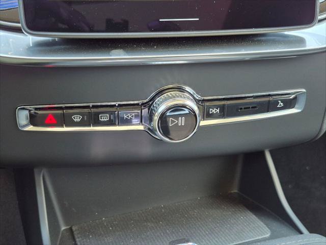 New 2026 Volvo XC90 B5 Core w/ Protection Package AWD/4WD image 9