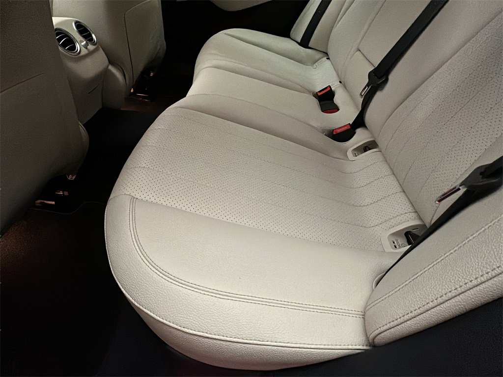 Used 2017 Mercedes-Benz E 300 4MATIC image 14