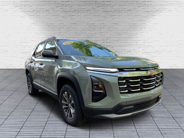 New 2025 Chevrolet Equinox LT image 2