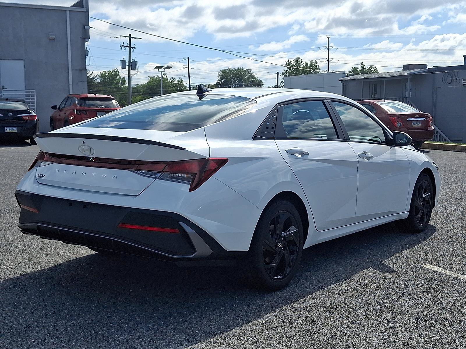 New 2026 Hyundai Elantra SEL Sport FWD image 3
