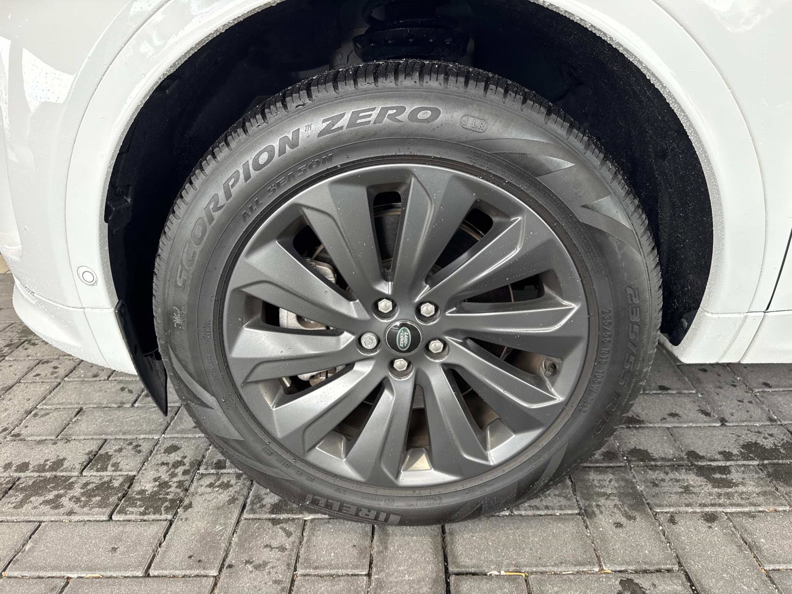 Certified 2025 Land Rover Discovery Sport S image 10