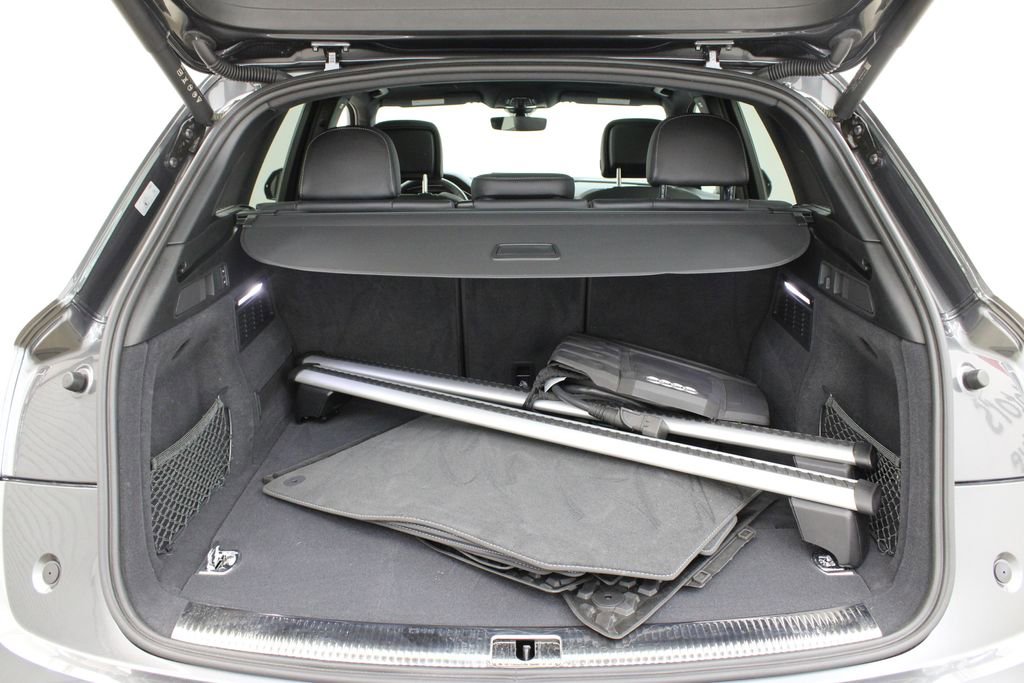 Certified 2024 Audi Q5 e Prestige image 31