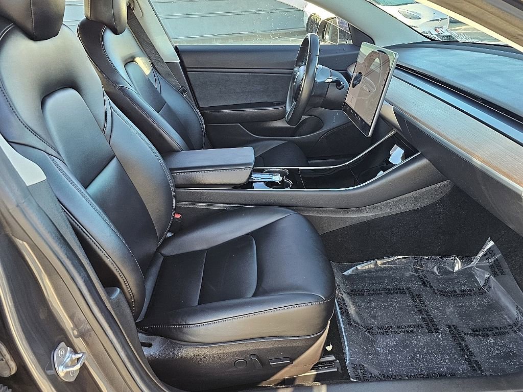 Used 2018 Tesla Model 3 Long Range image 18