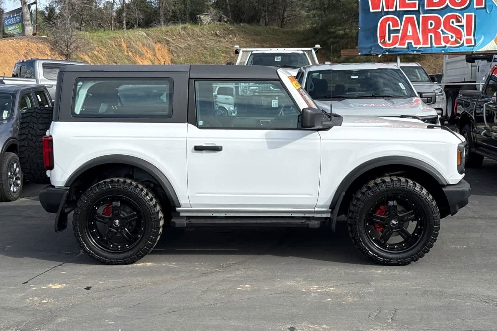 Used 2022 Ford Bronco 2-Door image 3