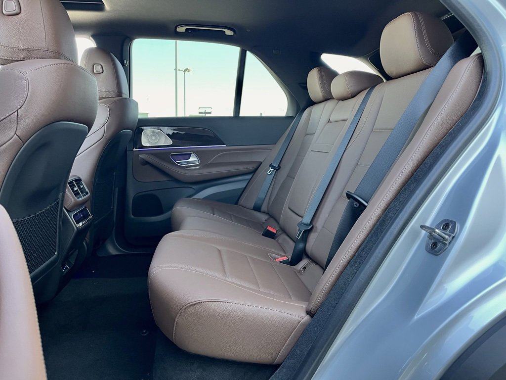 Used 2025 Mercedes-Benz GLE 450e 4MATIC image 4