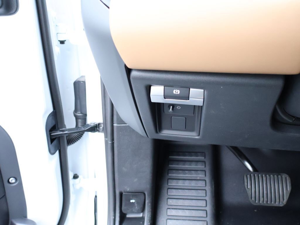 New 2026 Land Rover Defender 110 S AWD/4WD image 34