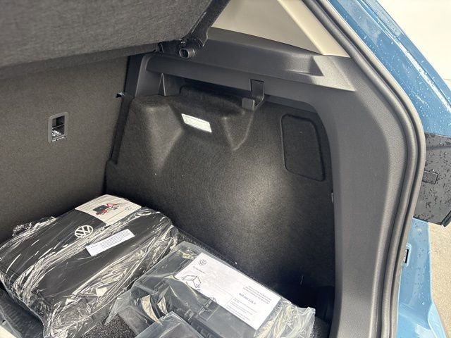 New 2026 Volkswagen Taos SE image 50