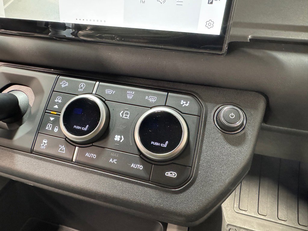 New 2025 Land Rover Defender 110 V8 image 16