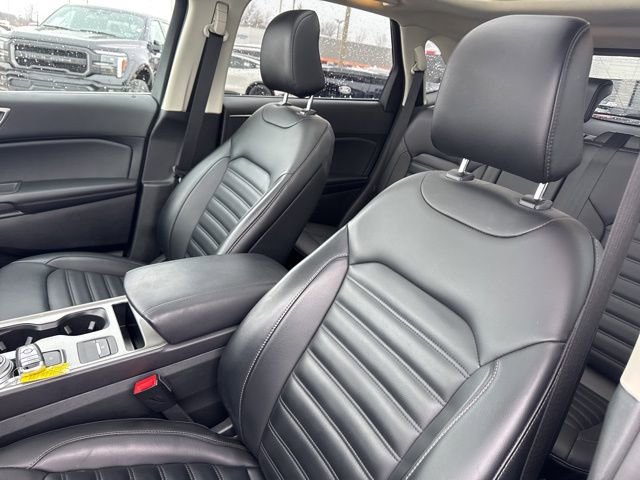 Used 2024 Ford Edge SEL w/ Convenience Package image 23