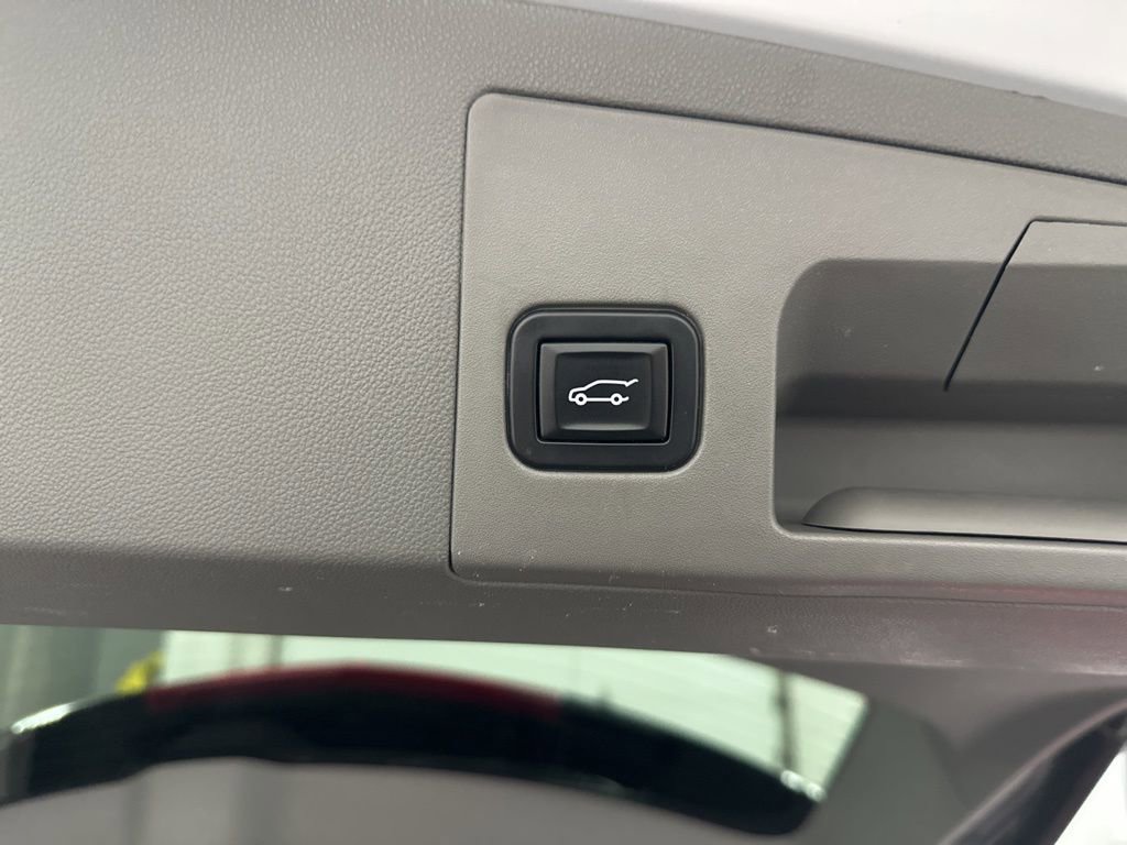 Used 2017 Cadillac XT5 Luxury w/ Driver Awareness Package image 35