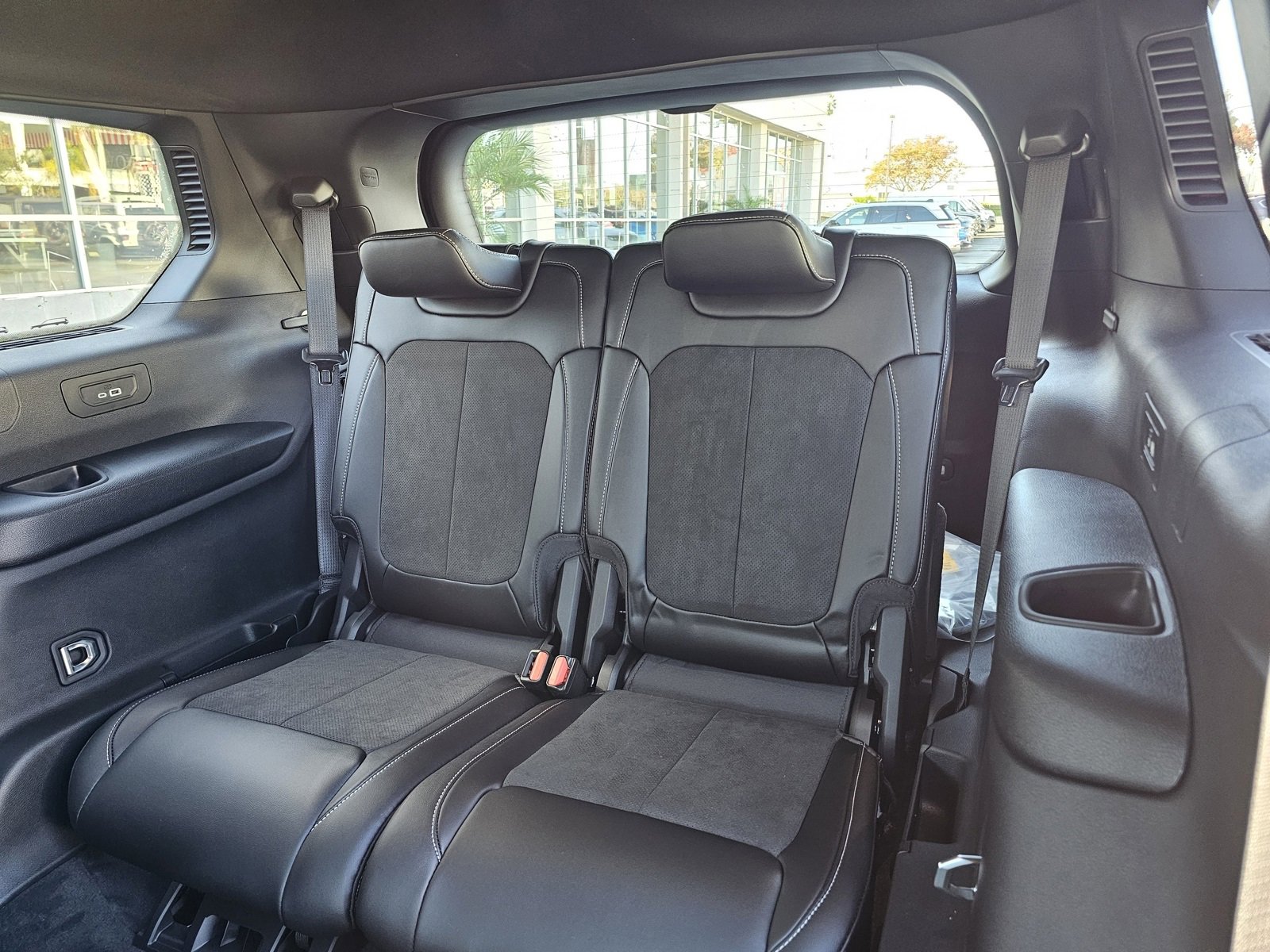 New 2025 Jeep Grand Cherokee L Altitude image 25