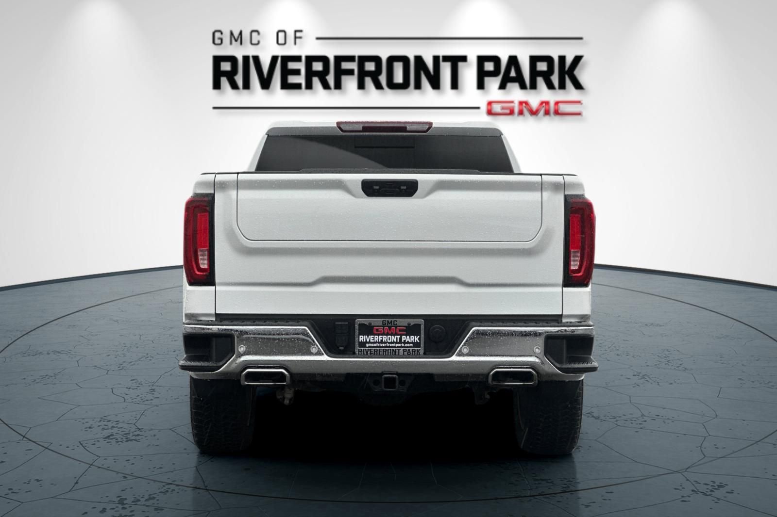 Used 2024 GMC Sierra 1500 SLT w/ SLT Premium Plus Package AWD/4WD image 4