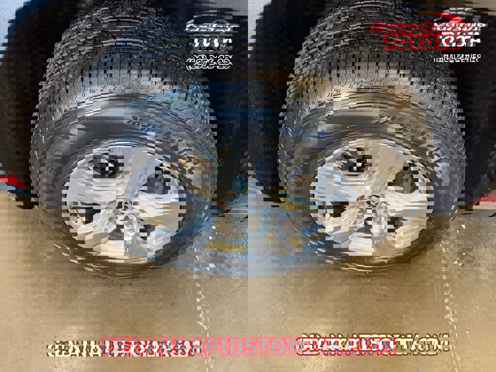 Used 2023 Toyota RAV4 XLE image 6