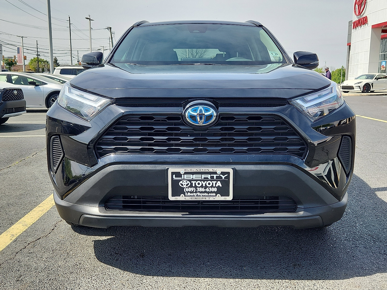 Used 2024 Toyota RAV4 XLE image 2