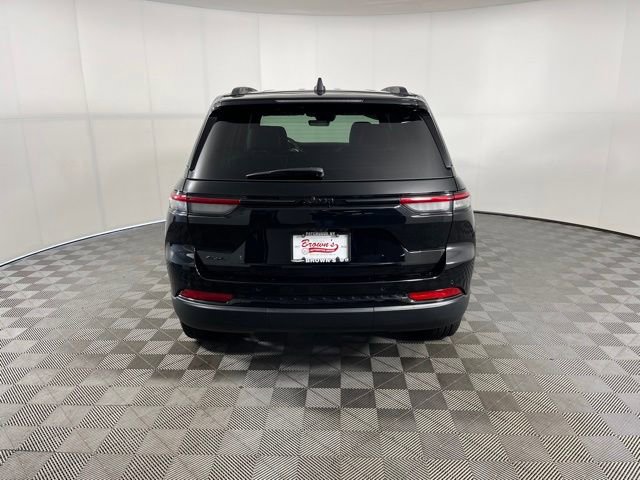 Used 2025 Jeep Grand Cherokee Limited AWD/4WD image 6