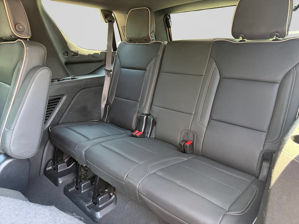 Used 2022 GMC Yukon SLT w/ SLT Luxury Package AWD/4WD image 18
