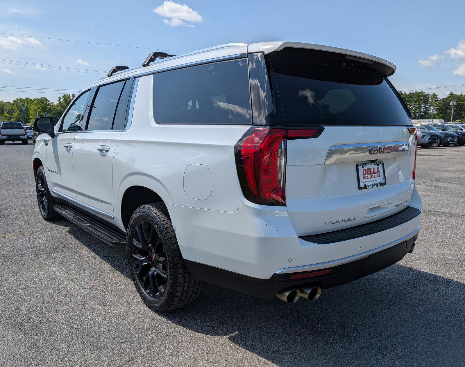 Used 2024 GMC Yukon XL Denali AWD/4WD image 8