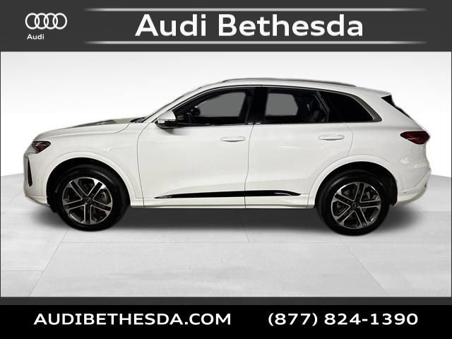 Certified 2025 Audi Q5 Premium w/ Convenience Package AWD/4WD image 4