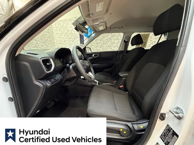 Certified 2025 Hyundai Venue SE image 20