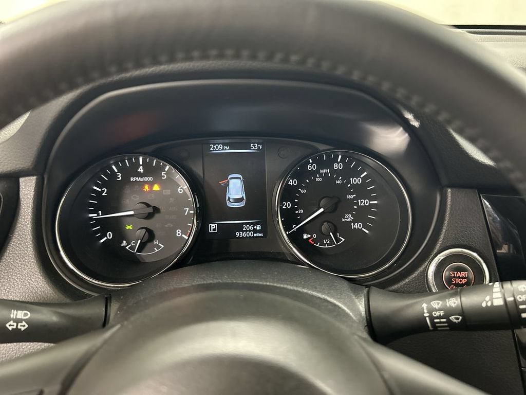 Used 2017 Nissan Rogue SV AWD/4WD image 13