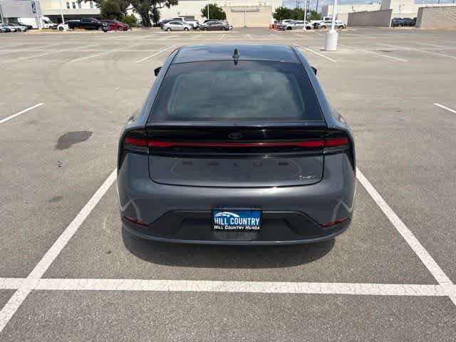 Used 2025 Toyota Prius LE AWD/4WD image 4