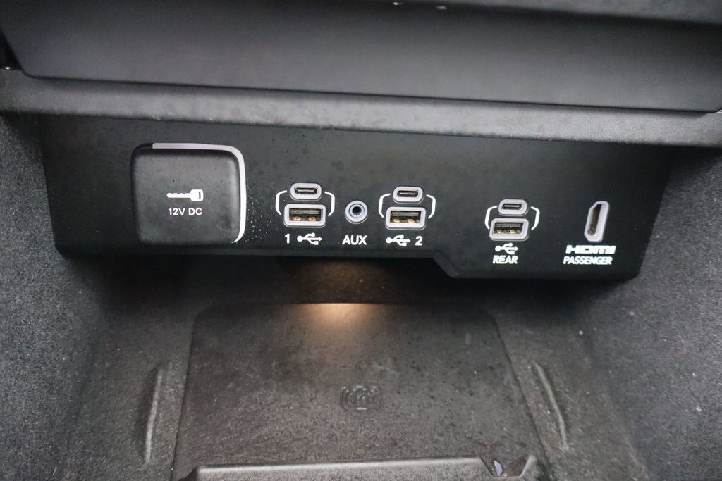 Used 2022 Jeep Grand Wagoneer Series III w/ Rear Seat Video Group 1 AWD/4WD image 25