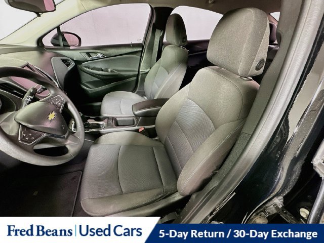 Used 2018 Chevrolet Cruze LT w/ Convenience Package FWD image 27