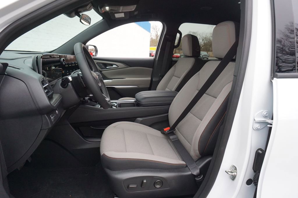 New 2026 Chevrolet Traverse LT image 8