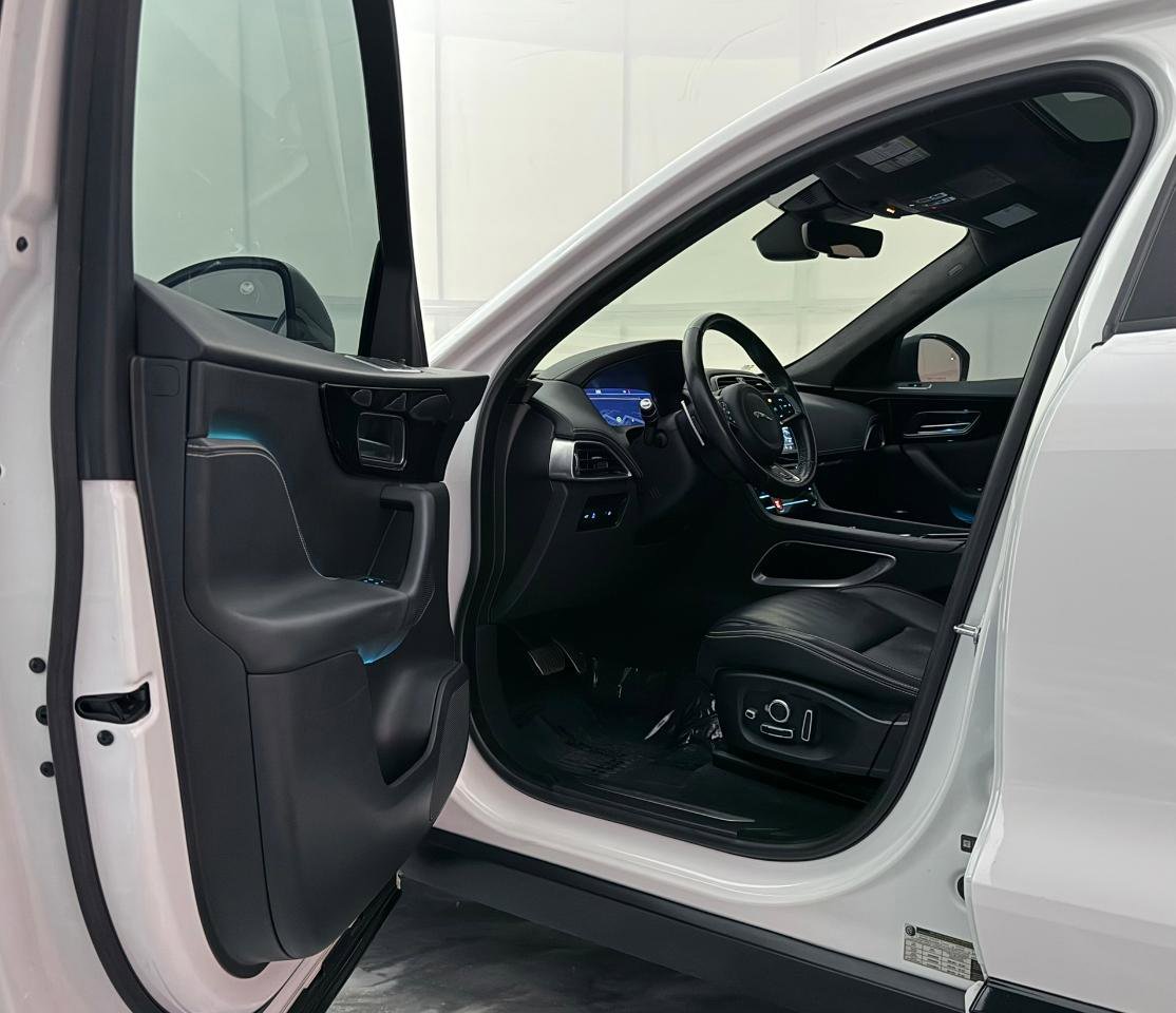 Used 2019 Jaguar F-PACE R-Sport image 19