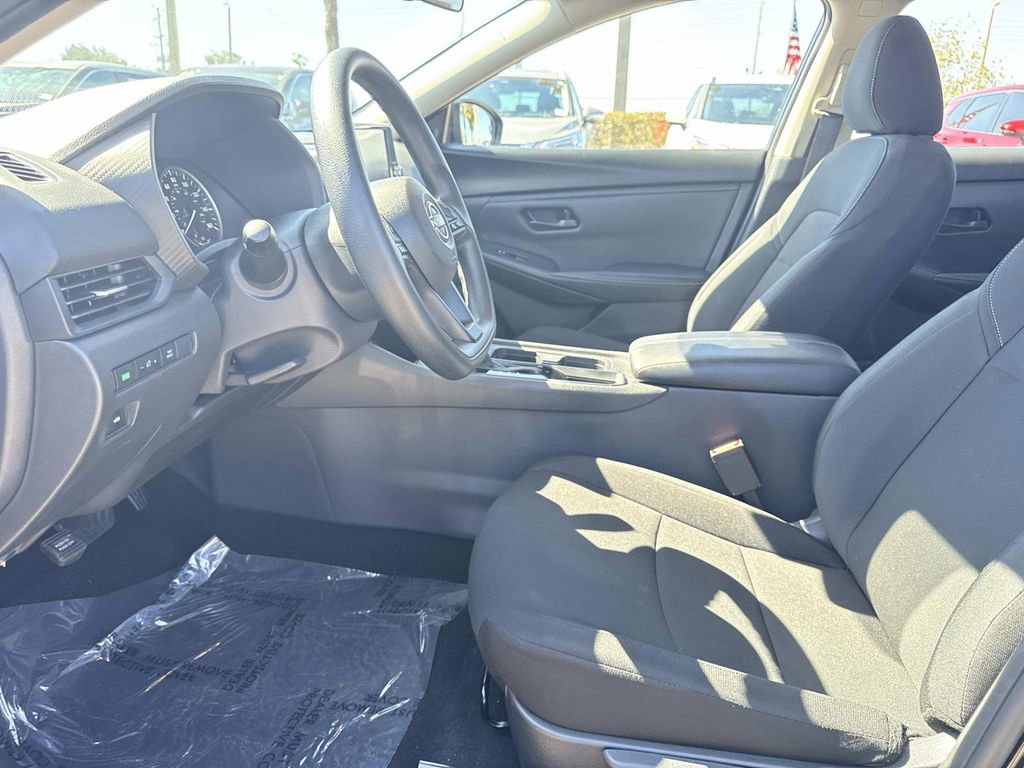 Certified 2025 Nissan Sentra S FWD image 18