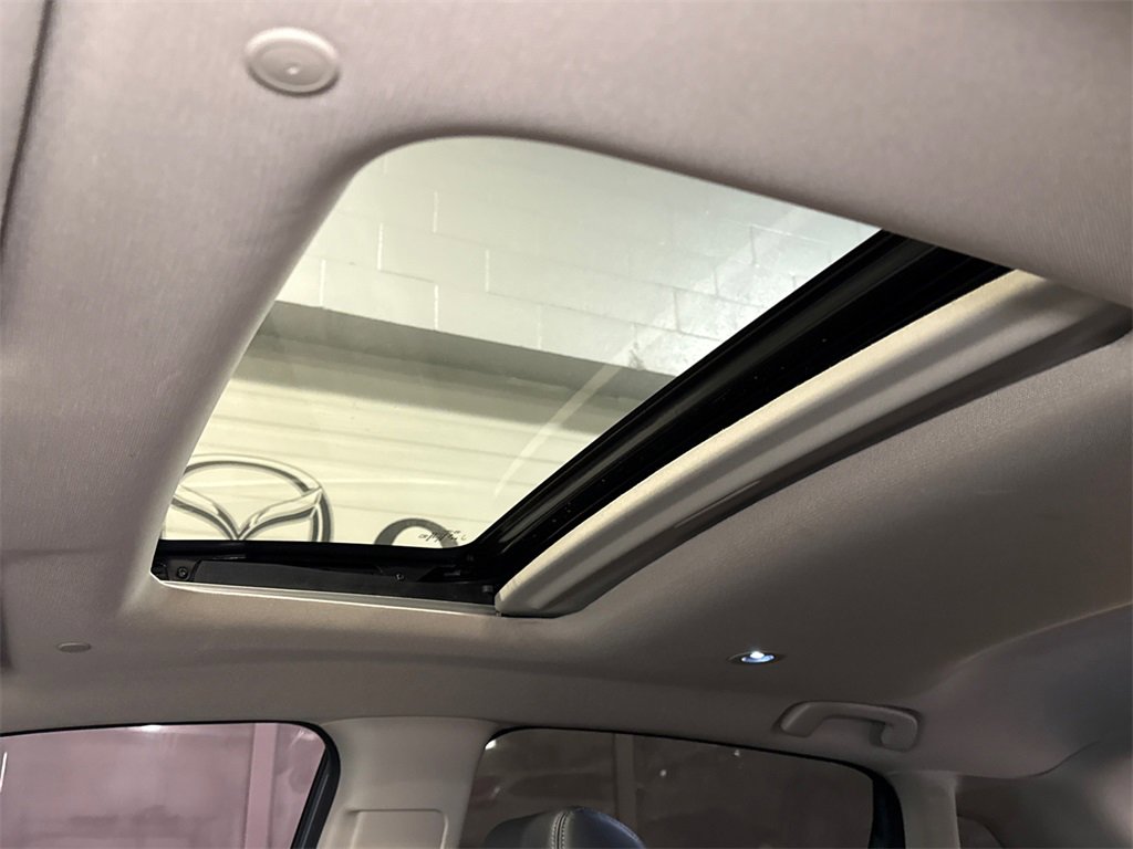 Used 2024 Honda HR-V EX-L image 8