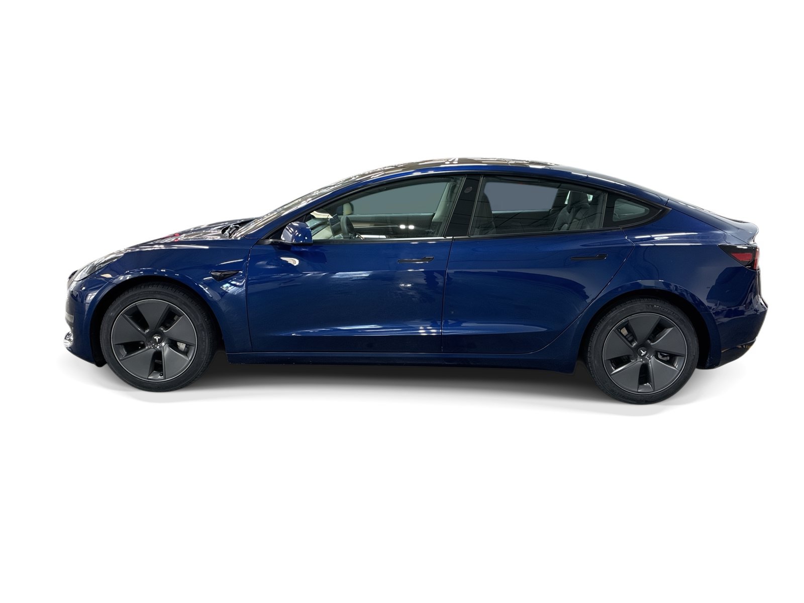 Certified 2023 Tesla Model 3 Standard Range RWD image 3